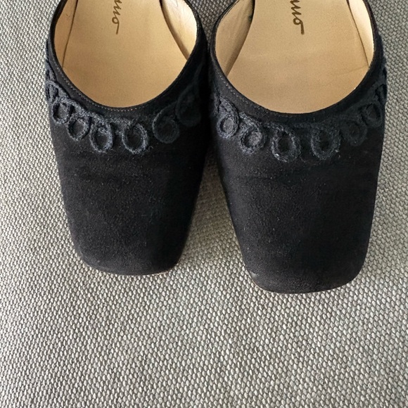 Salvatore Ferragamo boutique, black shoes, 7 - Picture 4 of 9